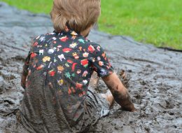 moddervlekken uit kleding verwijderen